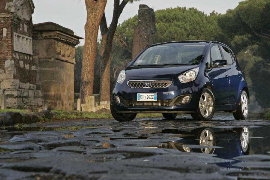  Kia Venga 2010 года  (фото 75 из 199)